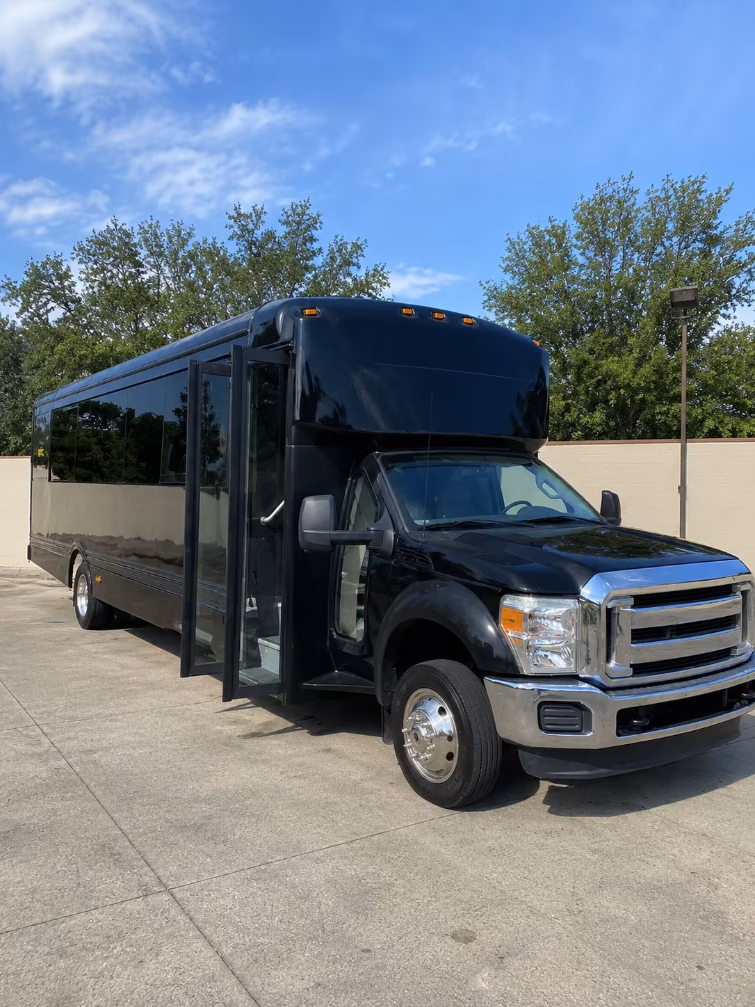 olympia 20 passenger party bus