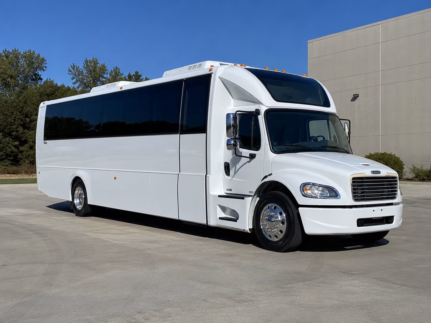 olympia 28 passenger party bus